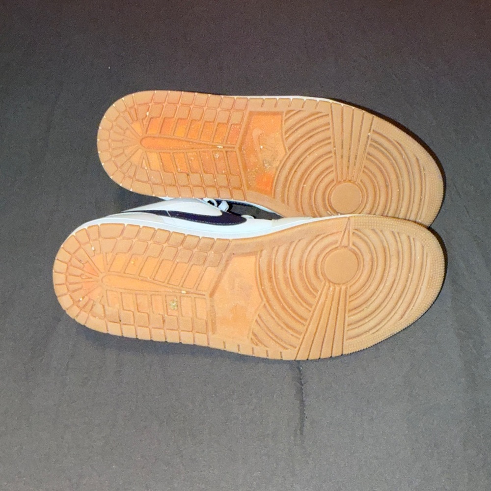 Jordan 1 Low - Picture 6 of 6